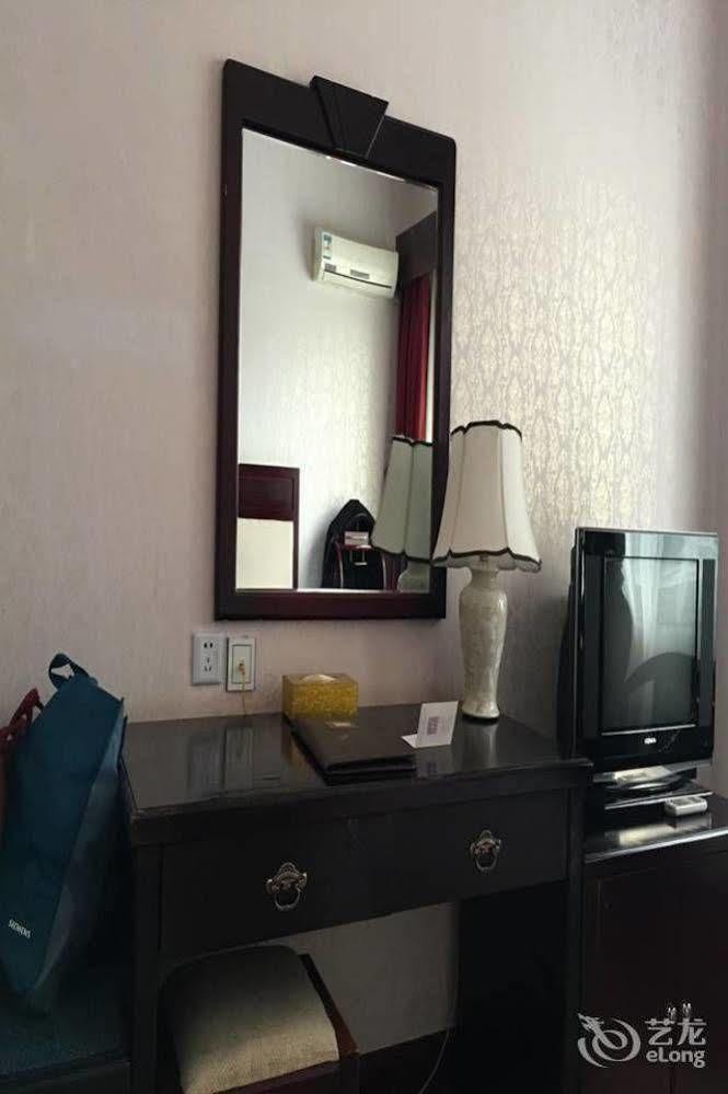 Hotel Landmark Kunming Zewnętrze zdjęcie